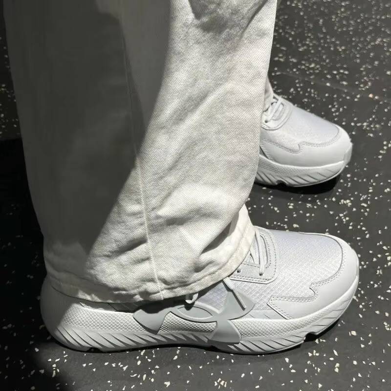 Novos Tênis Casuais Unissex Un - Men Shoes Under Armour avaliação e preço